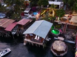 Captain Morgan Hostel Lake Coatepeque – dom przy plaży 