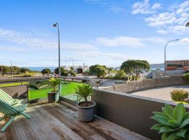 APARTMENT 4A - By the Beach, hotel en Paraparaumu Beach