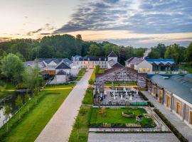 Le Grand Pavillon Chantilly: Chantilly şehrinde bir otel