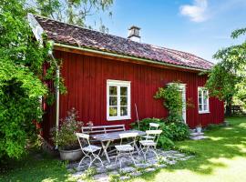 Amazing Home In Lidköping With Kitchen, viešbutis mieste Lidšiopingas