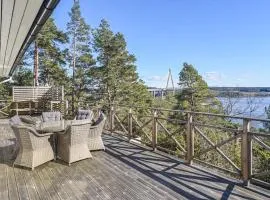 2 Bedroom Lovely Home In Uddevalla