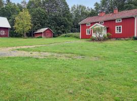 Beautiful Home In Värnamo With Wifi, hotel a Värnamo