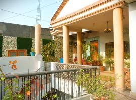 Malaiya Homestay - Grandeur Living Experience – hotel w mieście Jabalpur