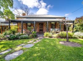 Secret Garden - Luxury Cottage - Giant 85inch TV, hotel v destinácii McLaren Vale