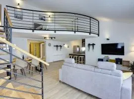 Moderne Ferienwohnung mit Balkon, BBQ, WLAN, Klima