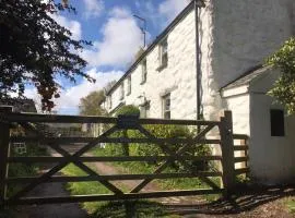 Idlewild Animal Sanctuary Farmhouse stay - Charity