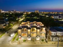 ❤️ The Top End Townhomes with Stunning Views On One-Of-A-Kind Rooftop Deck! WOW!