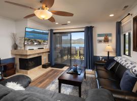 Big Bear Lakefront condo- walk to village, kondo di Big Bear Lake