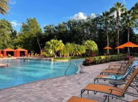 Grand Deluxe 3BR Condo Apartment near Disney Parks