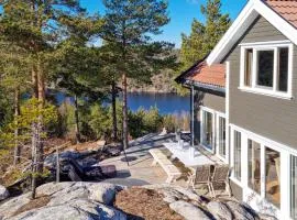 Awesome Home In Risør With House Sea View