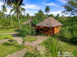 Moalboal Eco Lodge: Moalboal şehrinde bir otel