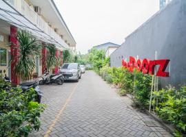 RedDoorz Syariah near Suncity Mall Sidoarjo, affittacamere a Sidoarjo