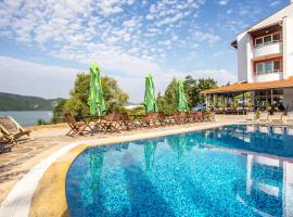 Family Hotel Saint Konstantin, hotel em Glavatartsi