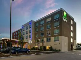 Holiday Inn Express Orlando - South Park, an ihg Hotel