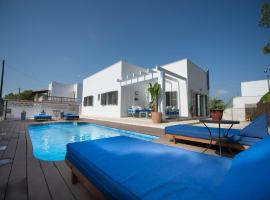 Ca n'Alorda Holiday Home Cala Llombards piscina, wifi, seguridad y relax, hotel a Santanyi