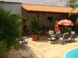 Casa perto da praia com piscina, churrasqueira em SLZ，聖路易斯的飯店