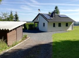 Ferienhaus mit Ausblick: Brilon şehrinde bir otel