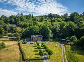 Bills Lodge, le plaisir de la rivière à 2 minutes du centre!, hotel din La-Roche-en-Ardenne