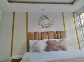 Mavi Guest house, hotel en East London