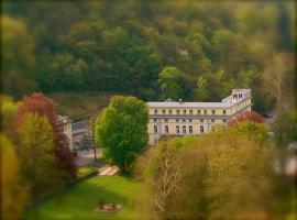 Castel de Pont-a-Lesse, hotel Dinant-ban