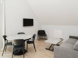 SK67 Modern and bright Loft with free Parking, hotel sa Lidingö