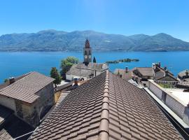 Spacious house in village center with a view, hotell i Ronco sopra Ascona