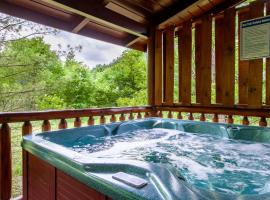 Lovely 2BD Log Cabin Private HOT TUB & amazing location!, hotel en Pigeon Forge