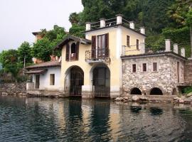 lake view cottage beach, hotel v destinaci Orta San Giulio