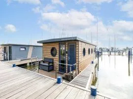 Comfortable houseboat in Volendam Marina