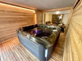 Chalet Kelly, centre ville / Jacuzzi / Sauna