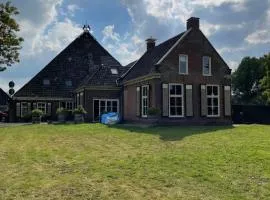 Prijs gunstig kamerverhuur, op karakteristieke paarden boerderij aan de rand van Dokkum