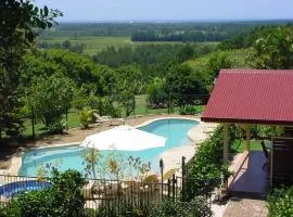 Tropical Coast Retreat - Pet Friendly - Adult only