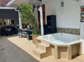 Casa con jacuzzi privado, cerca de la basílica en el centro histórico, hotel din Buga