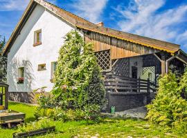 4 Bedroom Cozy Home In Lidzbark Warminski, hotel di Lidzbark Warminski