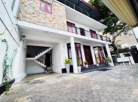 Viesnīca Welaratne Apartment pilsētā Nugegoda