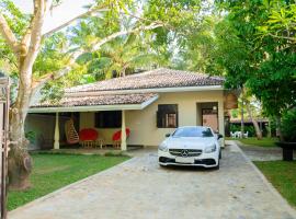 Almayans Bungalow, hotel en Unawatuna