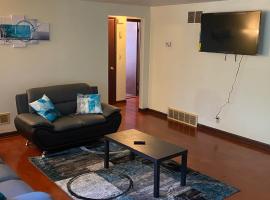 Spacious 3bedroom free wine,WiFi,and parking, hotel en Milwaukee