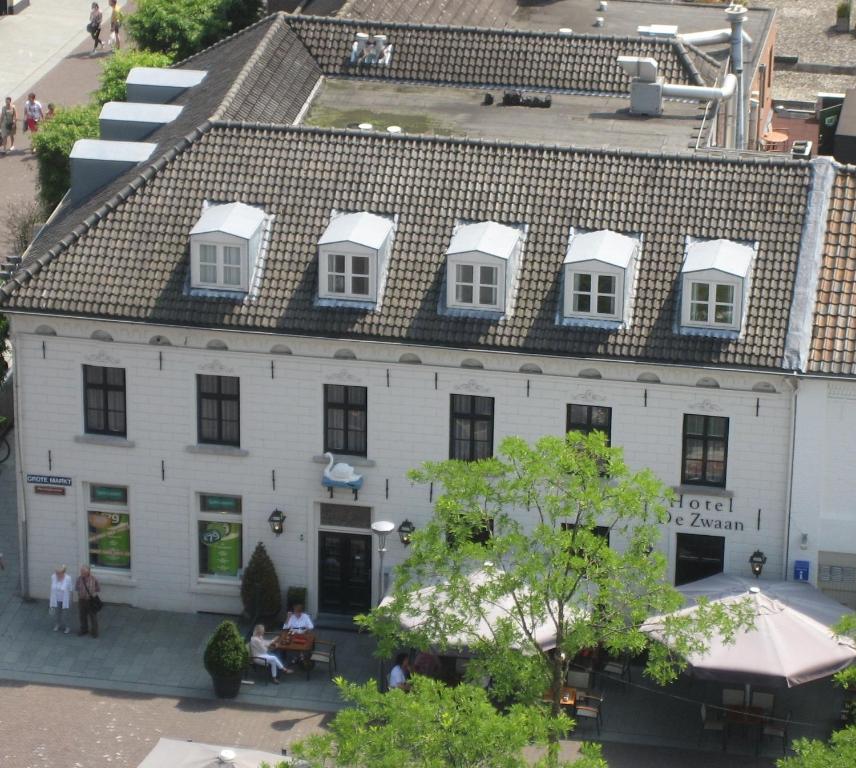 The building in which a szállodákat is located