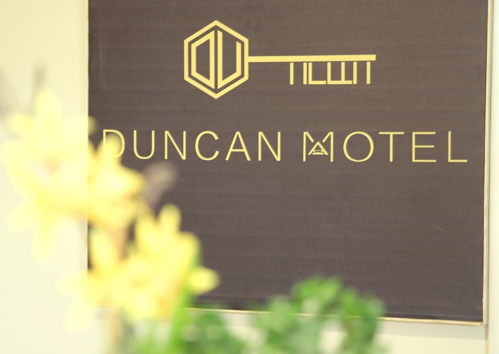 ダンカンにあるDuncan Motelのジュメイラ モーテルの看板