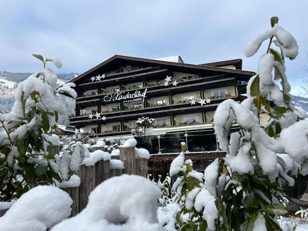 Boutique Hotel Haidachhof superior að vetri til