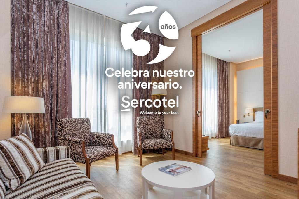 Llit o llits en una habitació de Sercotel Sorolla Palace