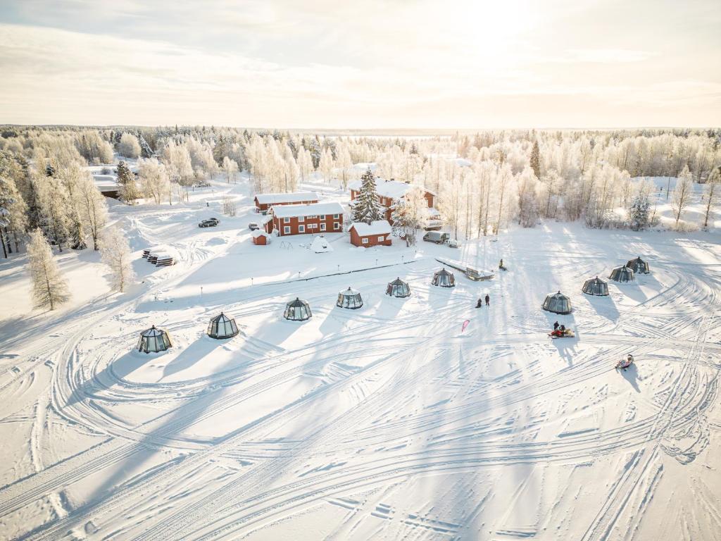 Arctic Guesthouse & Igloos žiemą