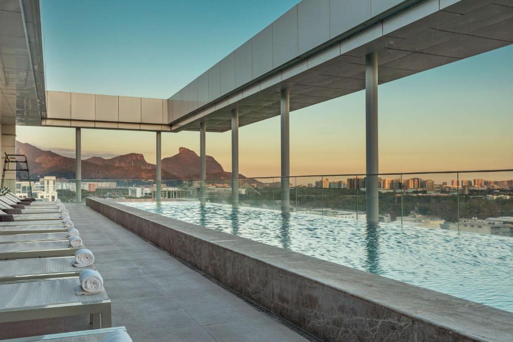 Swimmingpoolen hos eller tæt på Hilton Barra Rio de Janeiro