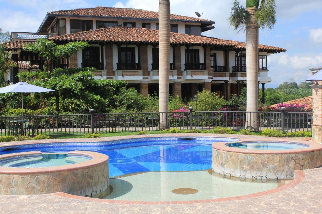 Bazén v ubytovaní Finca Hotel La Esperanza alebo v jeho blízkosti