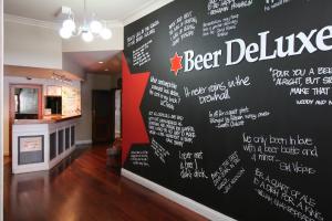 A kitchen or kitchenette at Beer Deluxe Albury