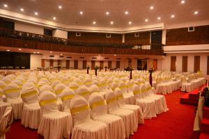 Business area at/o conference room sa Alhind Calicut Tower