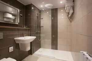 Cruachan Hotel tesisinde bir banyo