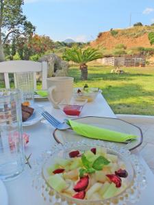 Comida en o cerca de este apartahotel