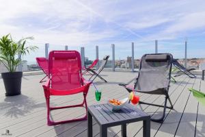 Un balcon sau o terasă la Kyriad Prestige Les Sables d'Olonne - Plage - Centre des Congrès