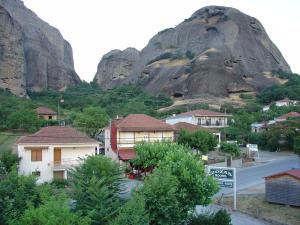 A general mountain view or a mountain view taken from a vendégházakat